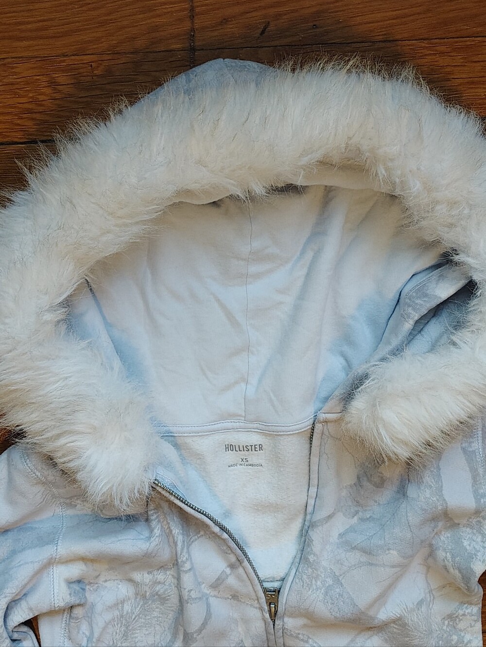HOLLISTER Women's Feel Good Camo Hoodie Faux Fur Hooded Sweatshirt Jacket XS - Picture 5 of 11